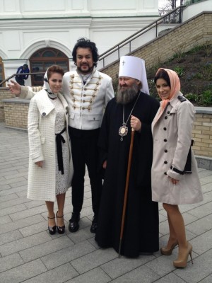 Третий слева - Павел